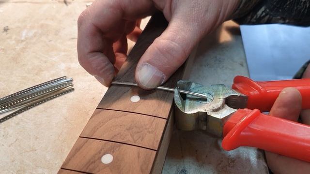 Состаренная электрогитара своими руками // Making a relic guitar