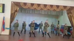 Военный танец,плясуньи