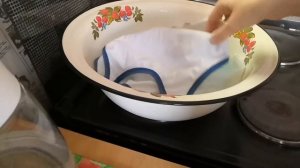 ЛАЙФХАК / Отбеливаем вещи без ХЛОРА / Как вывести пятна с цветной одежды???