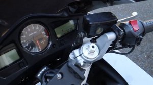 I changed the windshield on my Honda VFR800 Vtec Puig to MRA Vario Touring Windscreen... Watch Why.