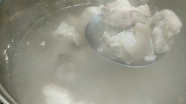 Насколько может быть вкусная рулька, сочная, мягкая и нежная... Вьетнамская кухня.
