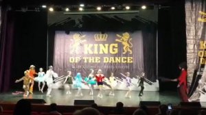 Выход театра, балет "Золотой ключик". Музыка М. Вайнберга