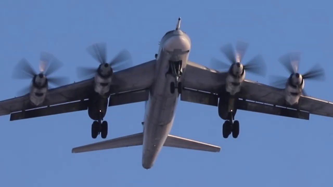 Взлет стратегического ракетоносца Ту-95МС