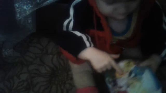 ребенок самостоятельно одевается