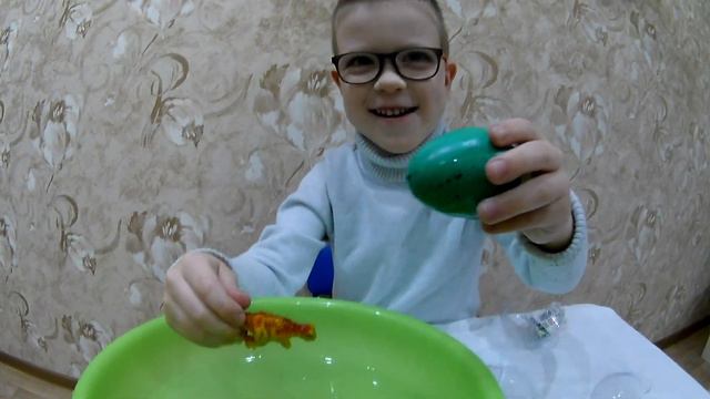 ЛЕХА ВЫРАЩИВАЕТ динозавров из яйц!!!! Выпуск 3. смотреть онлайн