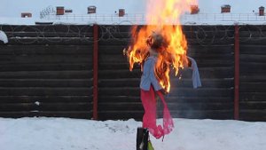 Сжигание чучела на Масленице