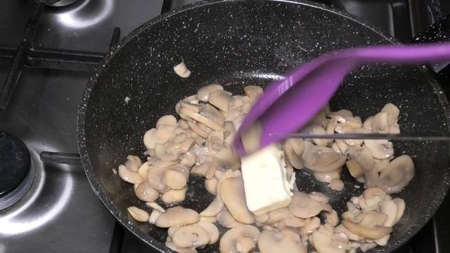 Жульен в хлебных стаканчиках- обалденно вкусно!