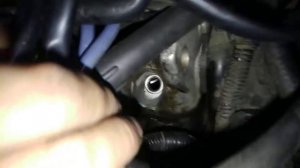 Как заменить свечи в Шкода Октавия тур , как держится гужон в голобке блока Шкода Октавия тур