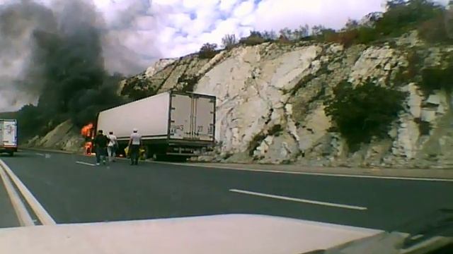 возгорание тягача на перевале в новороссийске смотреть онлайн