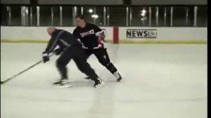 Шон Скиннер Защита шайбы  корпусом