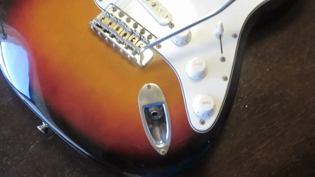 Squier JV (Export) 1983 - Fender Japan Vintage Stratocaster смотреть онлайн