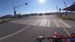 Honda crf 150 rb наваливаю по городу.
