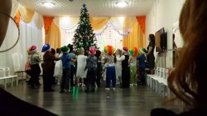 Новогодний утренник 2017 в детском саду! Танец вокруг елочки!!!