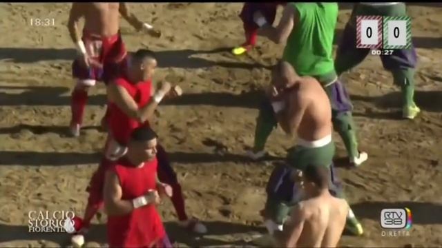 Calcio Storico. Футбол в котором можно драться! смотреть онлайн