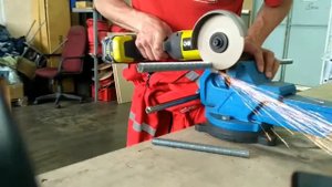 Аккумуляторная болгарка Ryobi