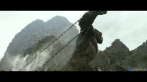 Конг дерется с черепозавром Конг: Остров черепа (2017) сцена 7/8 HD