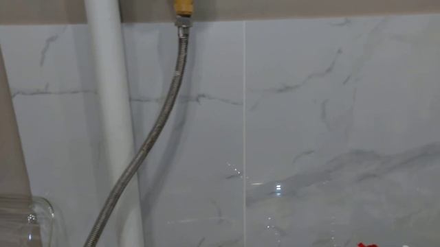 Показываю результат затирки фартука из керамогранита при помощи Ceresit CE 40 смотреть онлайн