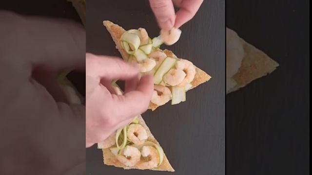 FOCACCIA CON ESPÁRRAGOS FRESCOS / GAMBAS Y LIMÓN