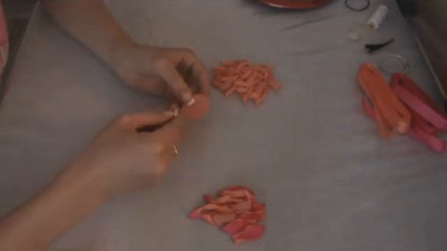 Двухцветная хризантема."Канзаши" (Handmade Flower) смотреть онлайн