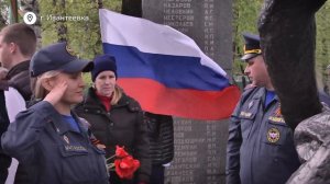 Торжественные возложения цветов к памятникам началис в Пушкинском