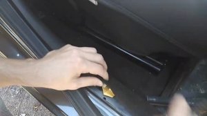 Lada Granta FL - доработка салона - установка пластиковых порогов