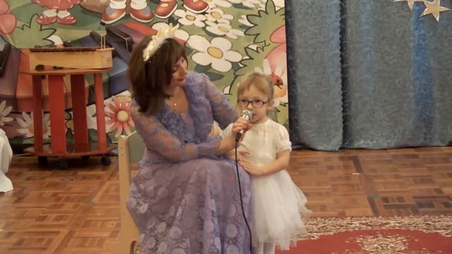 Северск. Исполнение песни "Мой папа хороший", авт.Юрий Верижникова, д/с 47. смотреть онлайн