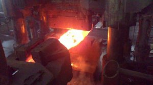 ЮУМЗ - ОРСК . 6000 т пресс. Ковка вала в малом вырезном бойке. N 134