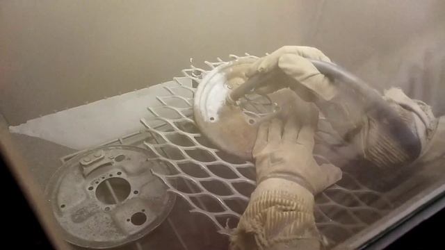 Самодельная пескоструйная/дробеструйная камера.