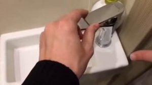 Мини-раковина в туалете. Это гениально!