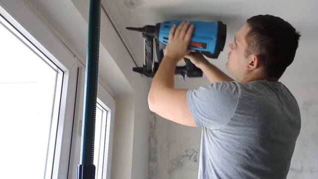 Монтаж натяжных потолков без сверления и пыли