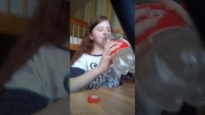 Челлендж "Выпей Бутылку воды" У нас 2 литра. Нам плохо(((!