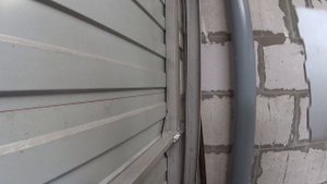 Подъемно-поворотные ворота. Устраняем щели. Единственное видео в ютубе про герметизацию.