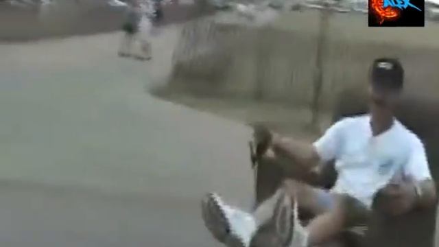 Кресло с моторчиком! Смешное видео - Chair with a motor! Funny Videos смотреть онлайн