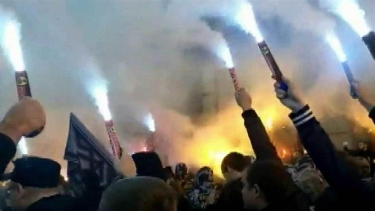 Националисты прошли по центру Киева с бандеровскими флагами