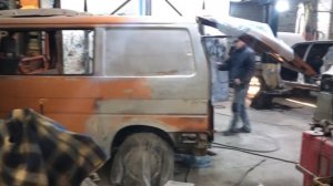 Фольксваген транспортер Т4 продолжается работа.