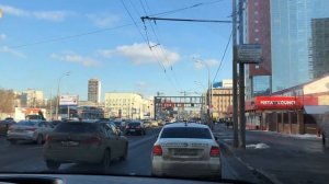 Москва из окна автомобиля. Поездка по городу на машине.