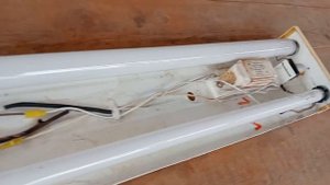 люминесцентный светильник СССР серия мне не известна.