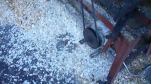 Приготовление мульчи из древесины