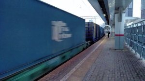 Тепловоз 2М62-0659 (ТЧЭ-42) с контейнерным поездом.