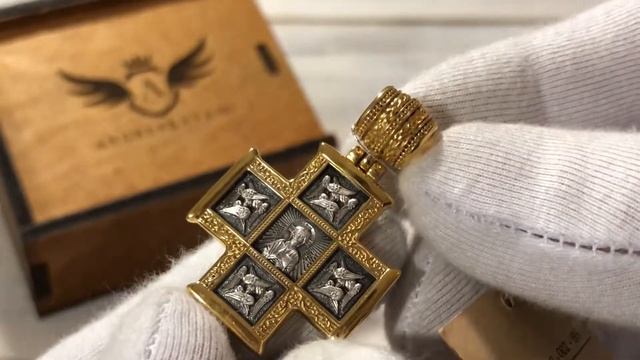 Господь Вседержитель. Великомученик Пантелеимон со сценами жития.