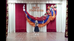 Песня "Молодая бабушка" исполняет Брюшневская Софья