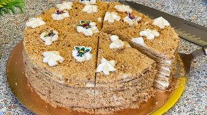 Торт "Медовик". Очень мягкий и просто незабываемый на вкус!m4v