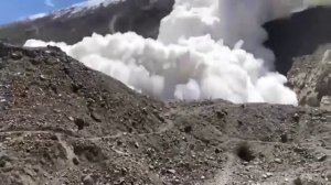 Лавина в горах КАК сходит! Видео очевидцев!