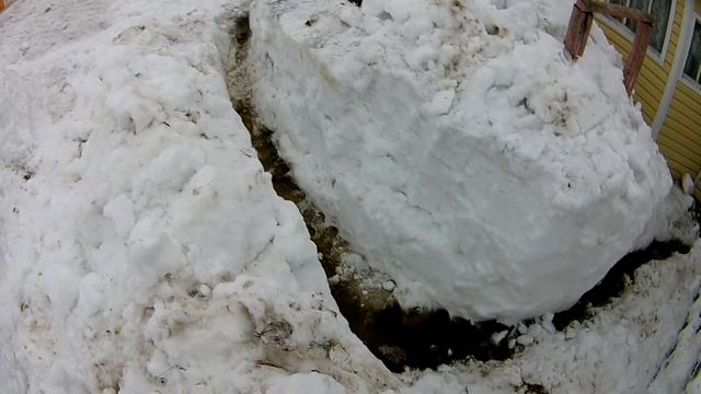 Копаю канавы, спасаю погреб от потопа смотреть онлайн