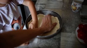 Рецепт пиццы с сыром и помидорами