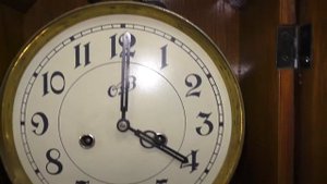 Часы настенные ОЧЗ  ОРЛОВСКИЙ ЧАСОВОЙ ЗАВОД.