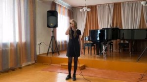 "Дети блокады" композитор- Людмила Шахова. исполняет:Ханбикова Марьяна 10 лет.