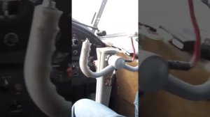 Запуск двигателя самолета.