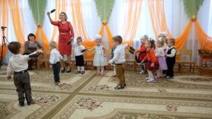 Танец с шишками на осеннем утреннике 2017 в яслях Муз рук Максюта Г В