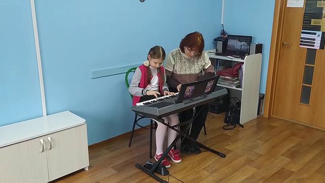 "КРАСИВАЯ ЗИМА"#учусьиграть#музыка#клавиши#пианино#фортепиано смотреть онлайн